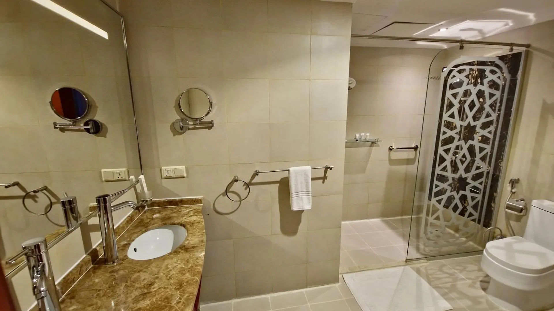 Quiet Hotel Al Shatee جدة
