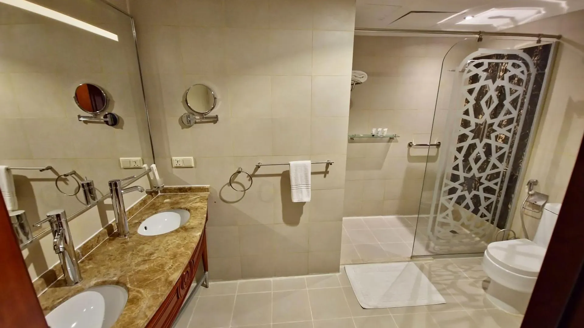 Quiet Hotel Al Shatee جدة